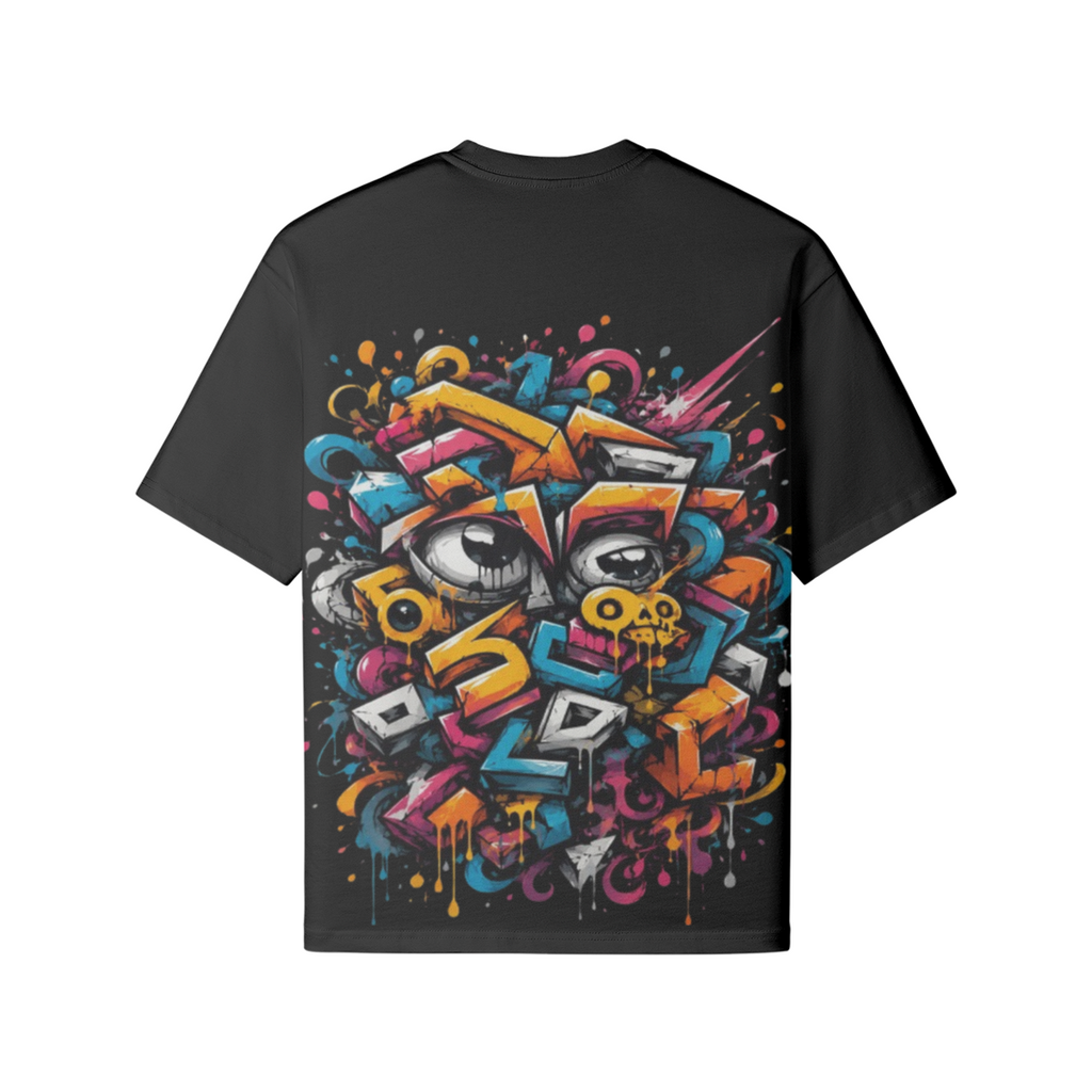 Street Vision Oversized T-Shirt avec design coloré et graphique sur le dos, représentant un style streetwear moderne.